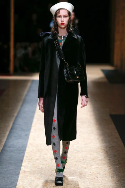 Look 7